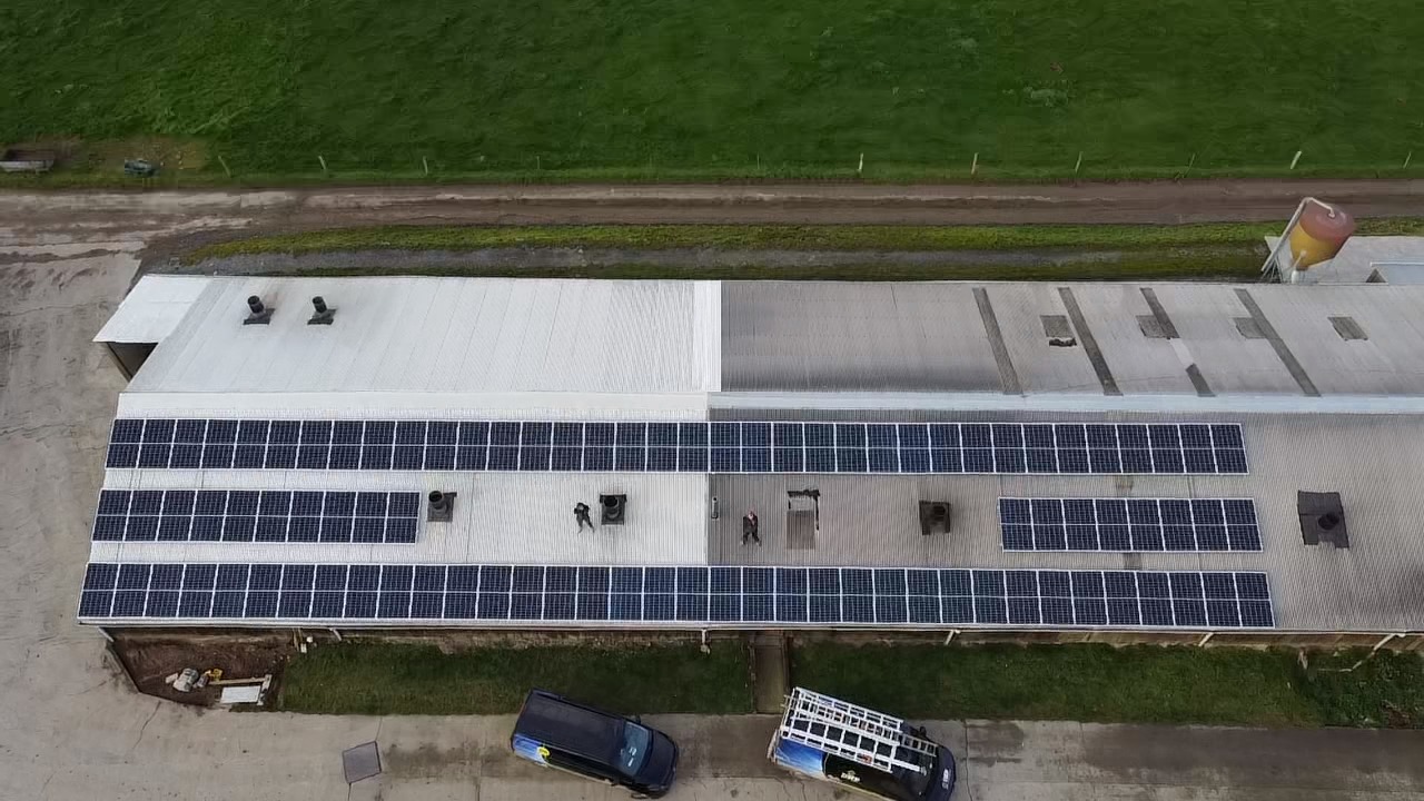 Panneaux solaires installés sur toiture